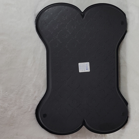 Top Paw Bone Pet Feeding Placemat 23 in x 16.75 in - Picture 5 of 5